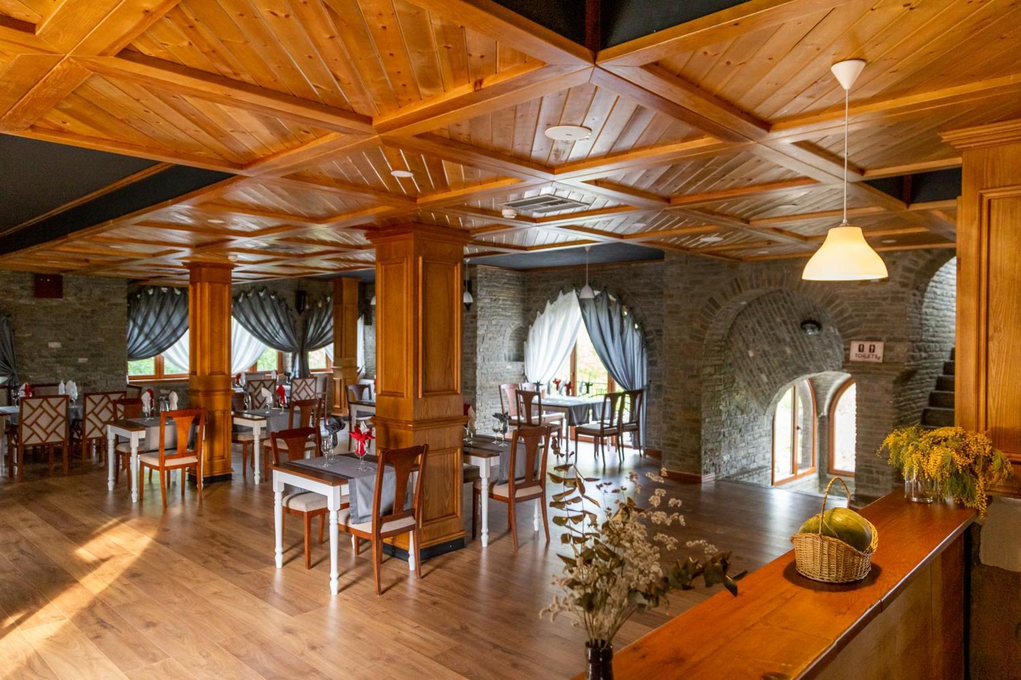 Hotel Restaurant Emblema Petrele Eksteriør billede