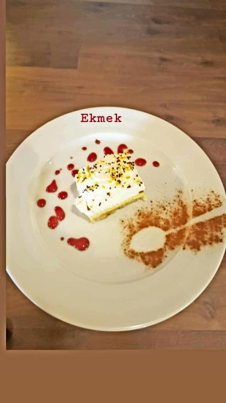 Hotel Restaurant Emblema Petrele Eksteriør billede